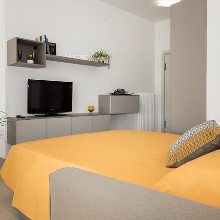 Civico40 Luminoso Appartamento Con Balconi E Garage Privato Verona Bagian luar foto